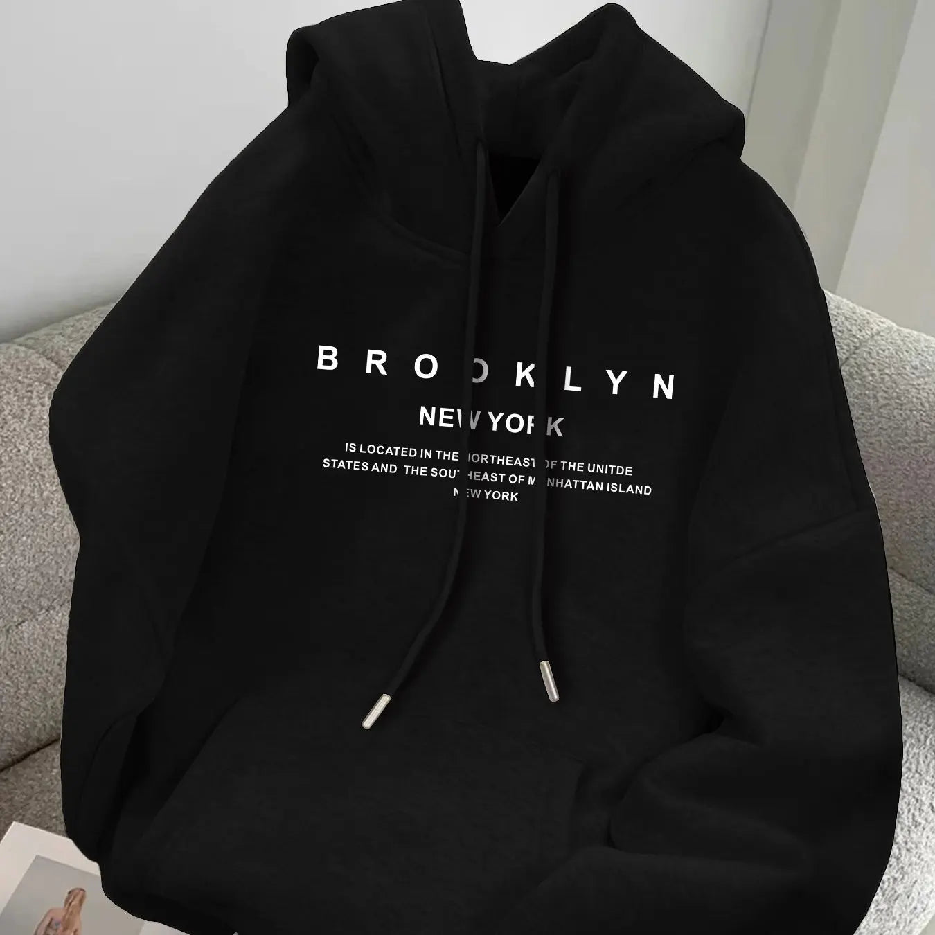 Men's autumn and winter fashionable casual loose Brooklyn graphic print fleece pullover long sleeved hooded sweatshirt