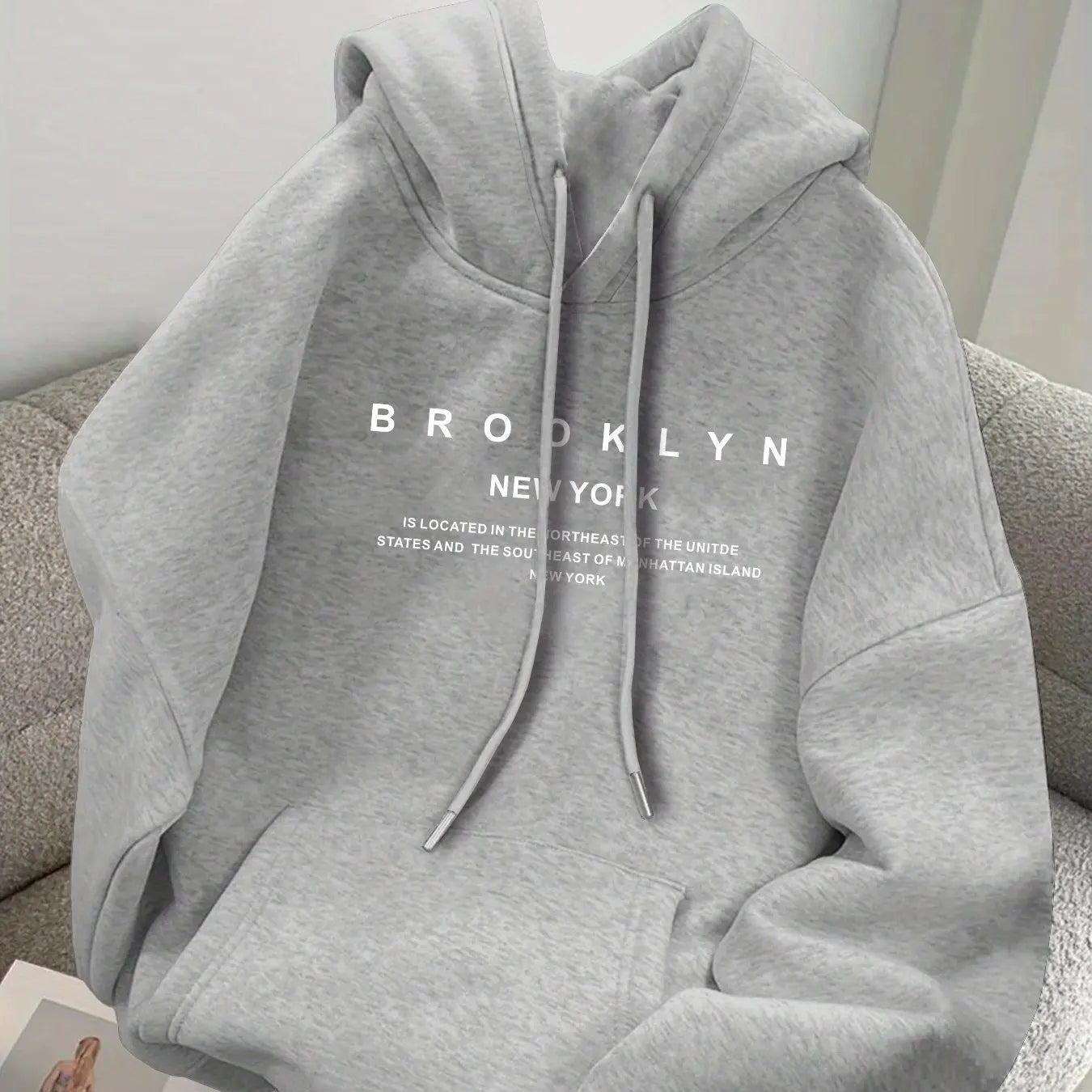 Men's autumn and winter fashionable casual loose Brooklyn graphic print fleece pullover long sleeved hooded sweatshirt
